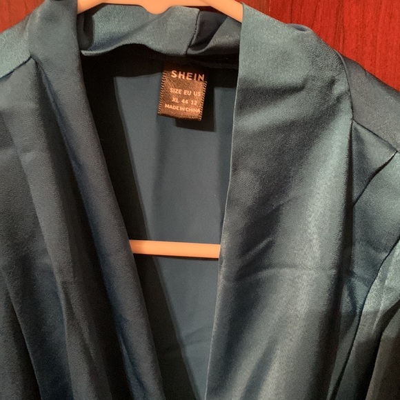 SHEIN top in a beautiful teal blue color. Never worn in excellent condition - Picture 3 of 3